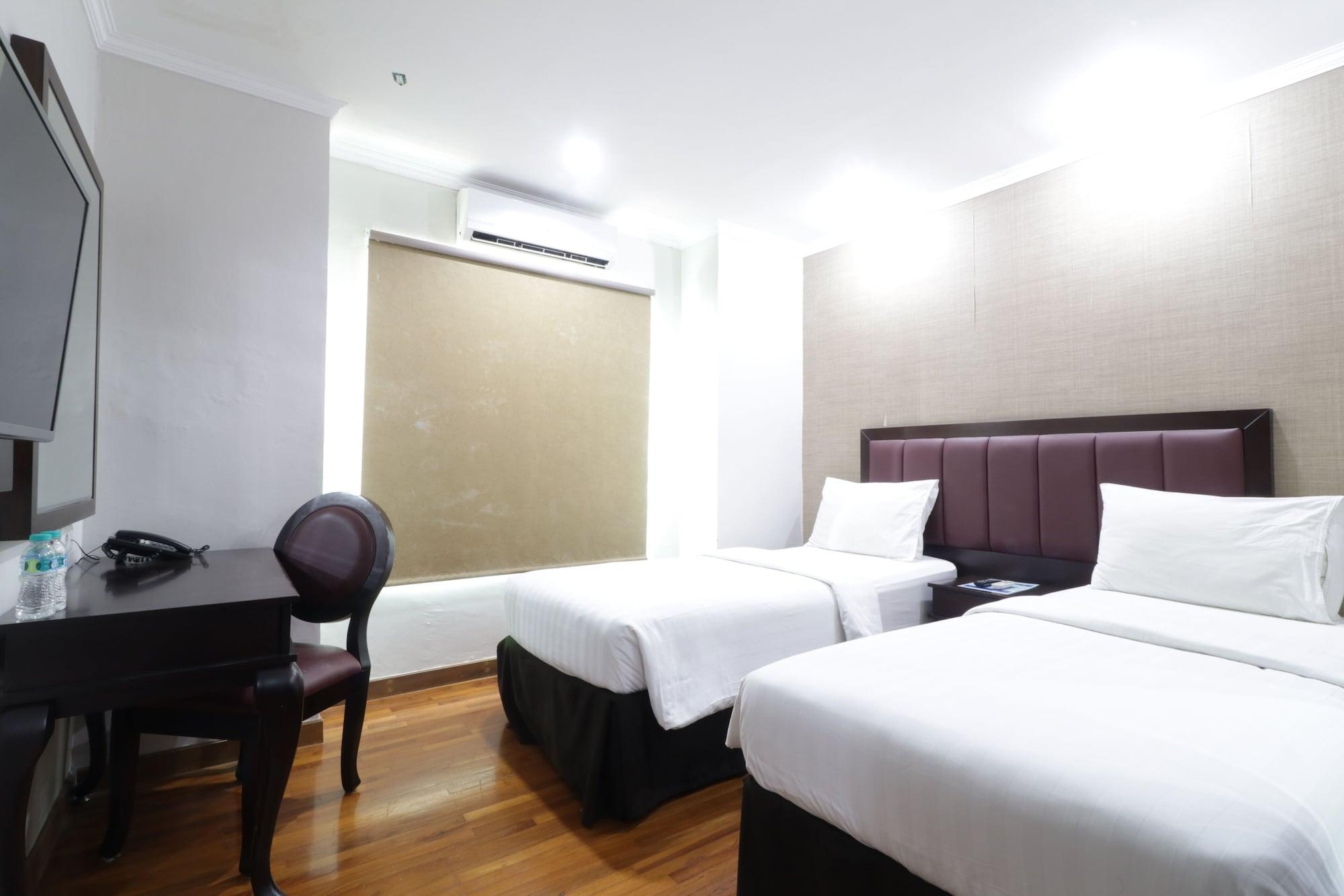 P Hotel Giacarta Esterno foto