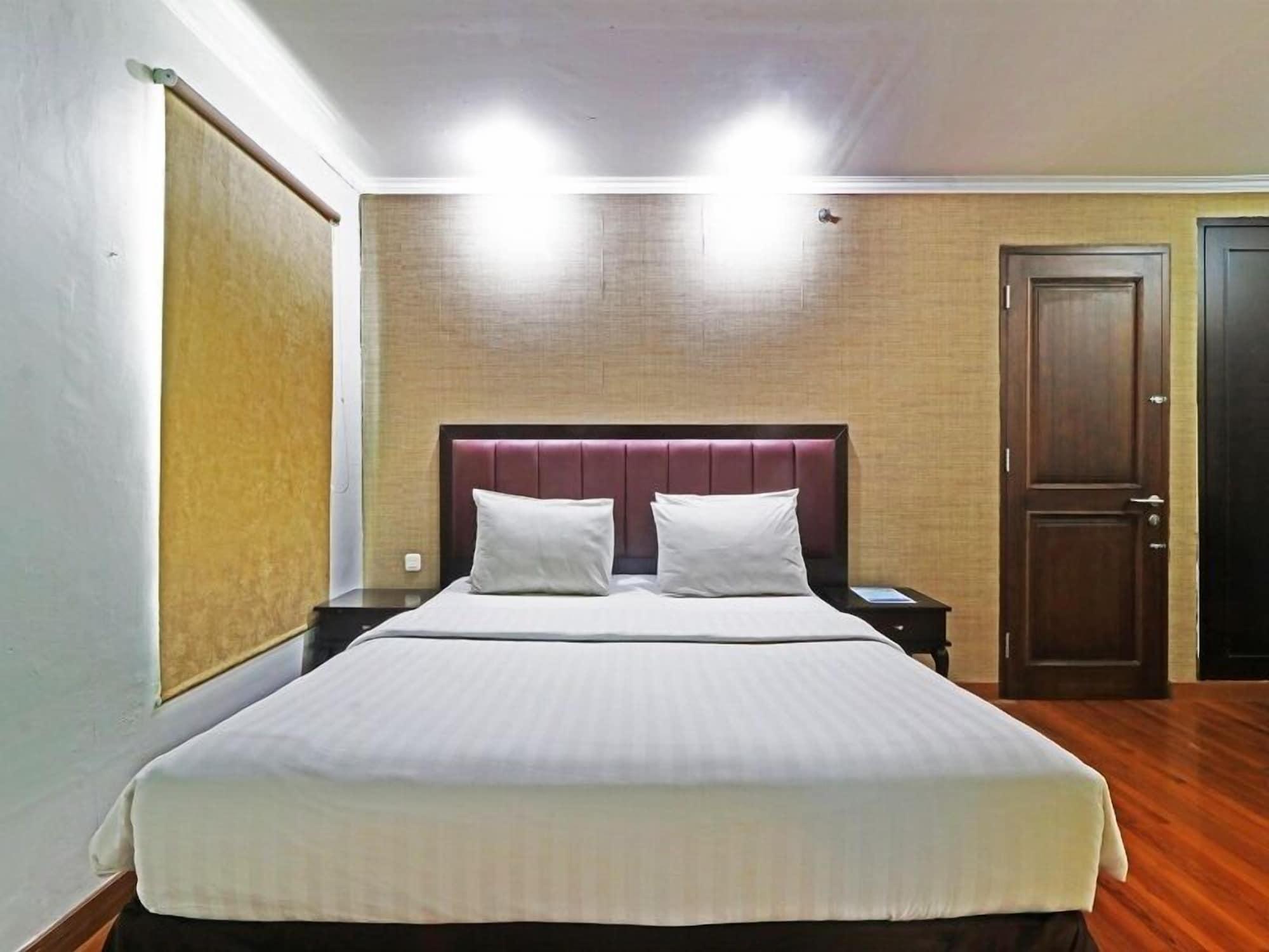 P Hotel Giacarta Esterno foto