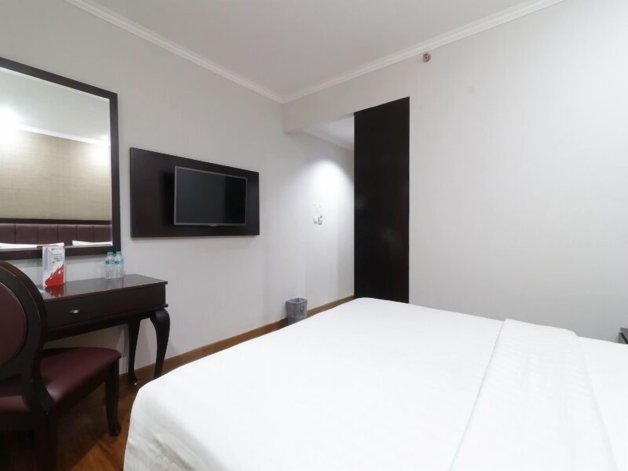 P Hotel Giacarta Esterno foto