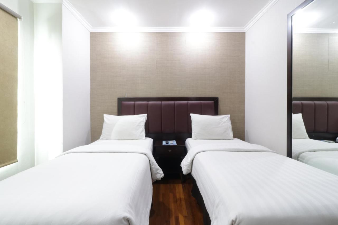 P Hotel Giacarta Esterno foto