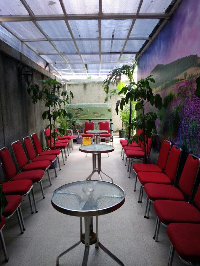 P Hotel Giacarta Esterno foto